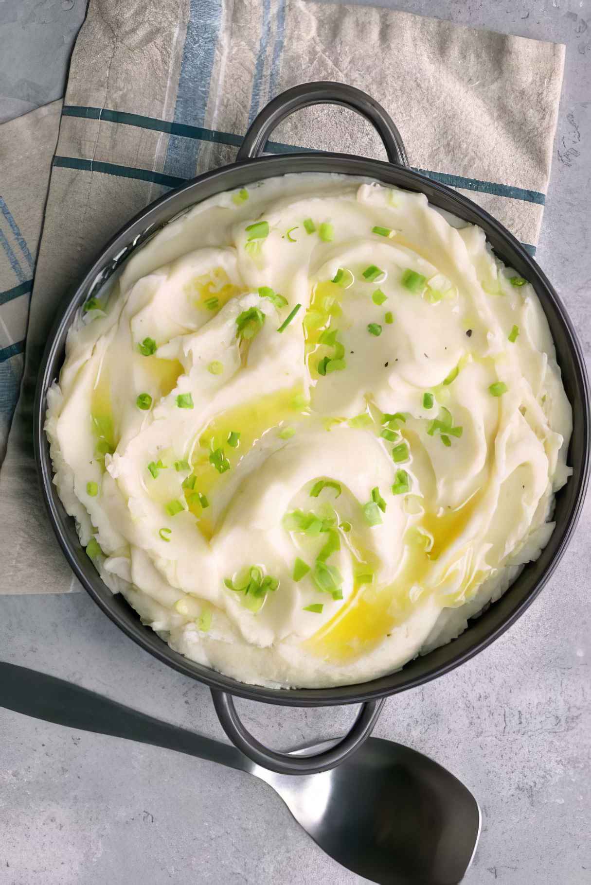Smooth Cream Cheese Mashed Potatoes - Best Thanksgiving Side Dish!