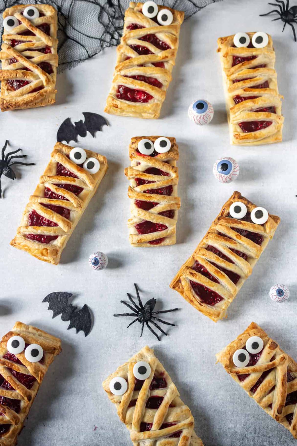 Easy Raspberry Halloween Mummy Pies