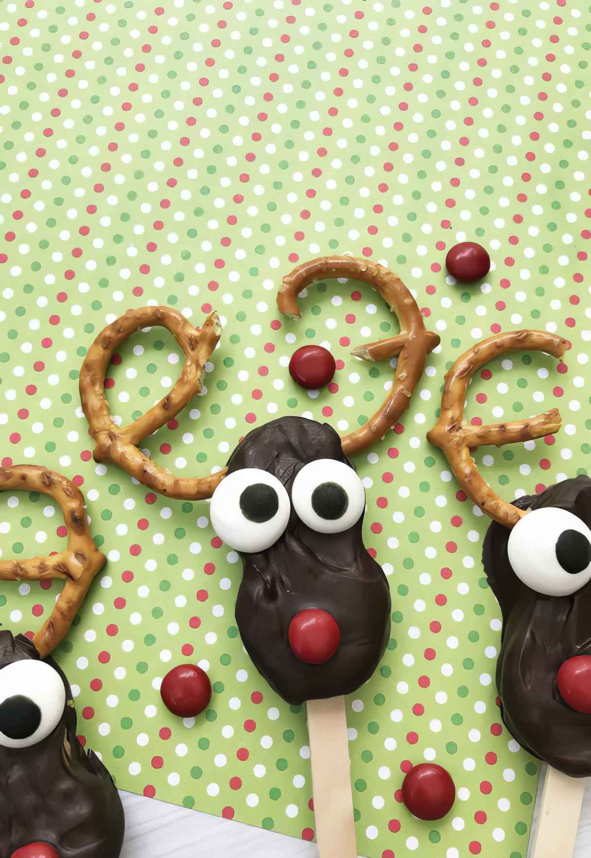 BEST Reindeer Cookies! Easy Nutter Butter Reindeer Cookie Idea