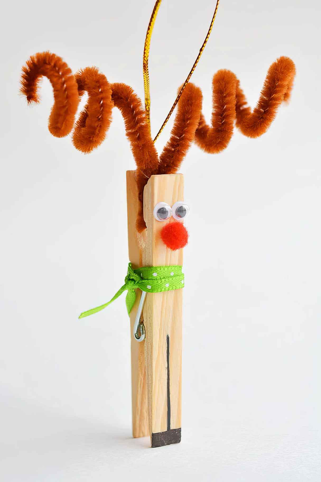 Clothespin Simple Reindeer Christmas Ornaments
