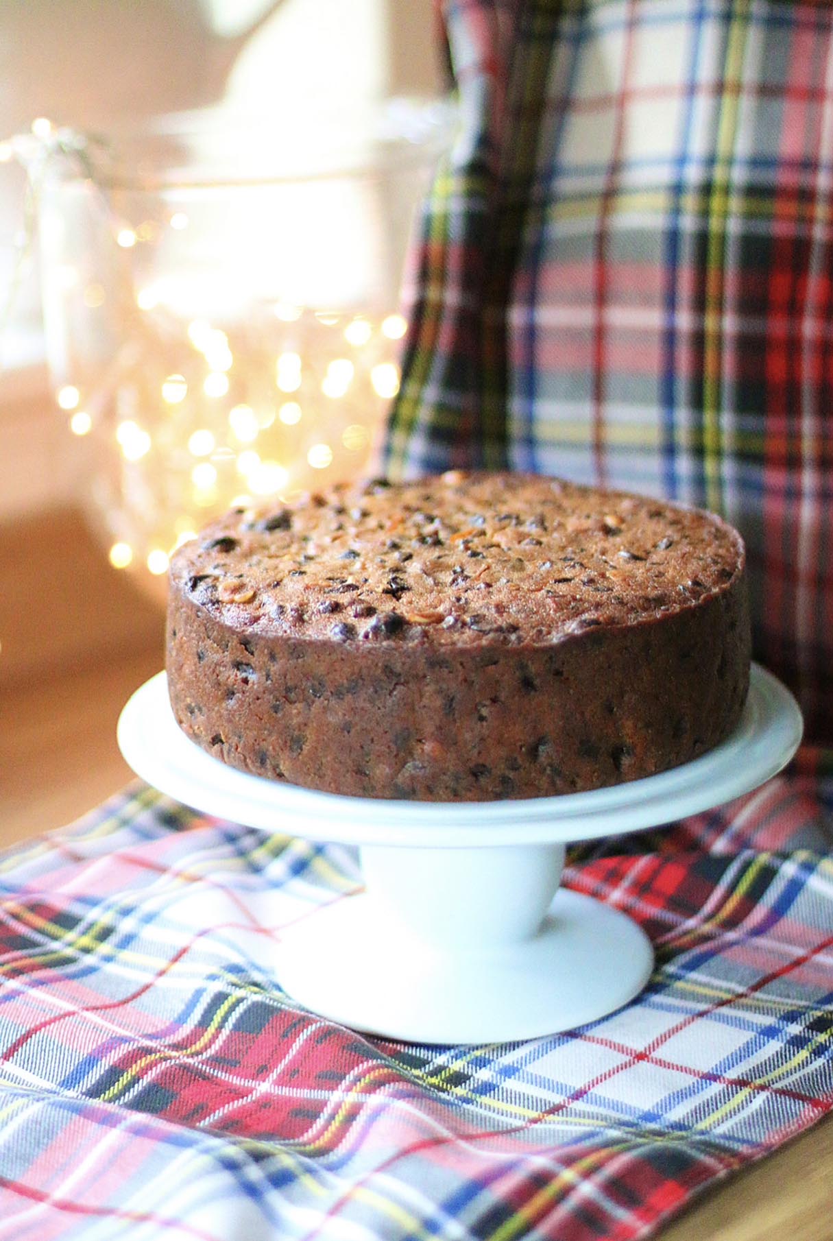 English Christmas Cake with Dried Fruit