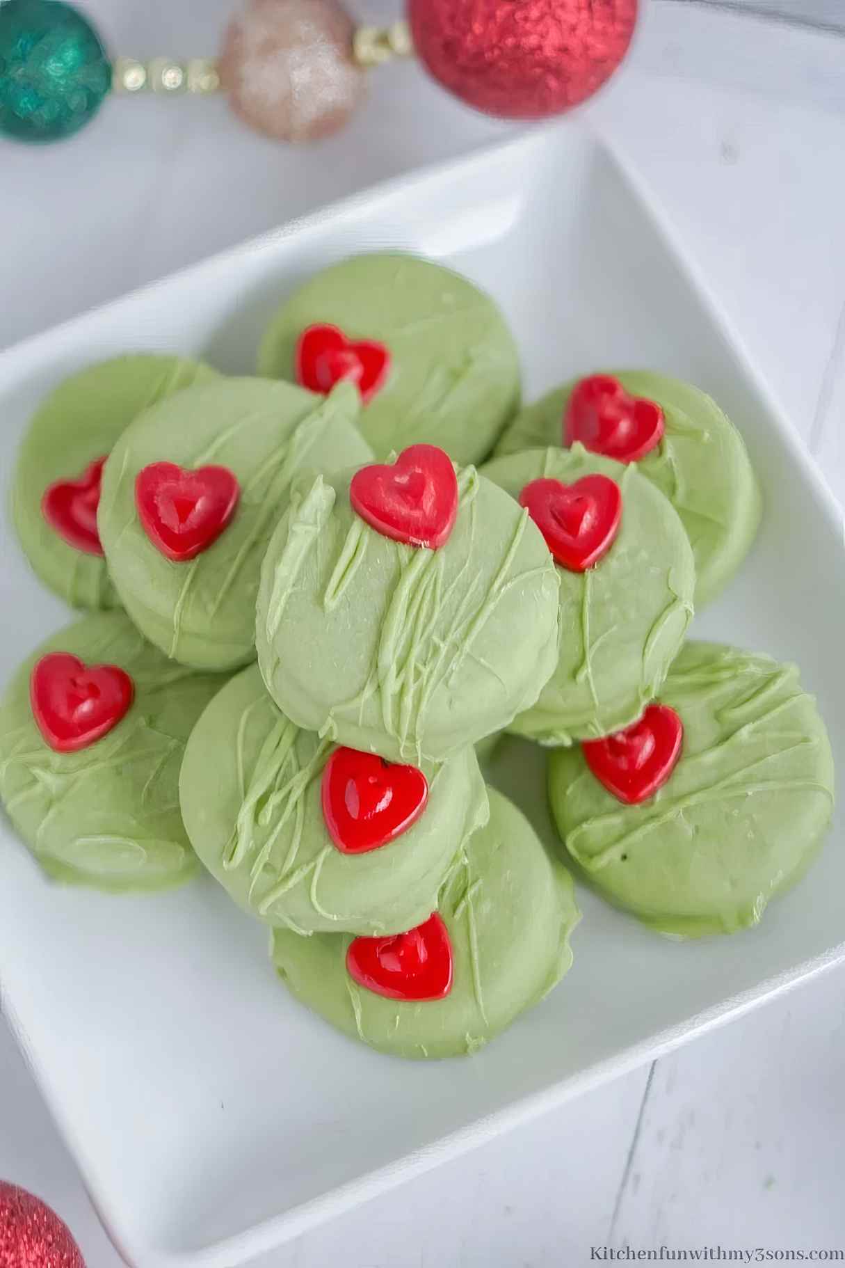Grinch Cookies (no oven needed!)