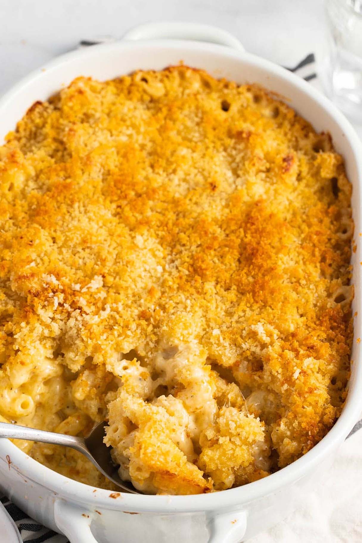 Baked Mac and Cheese Christmas Casserole