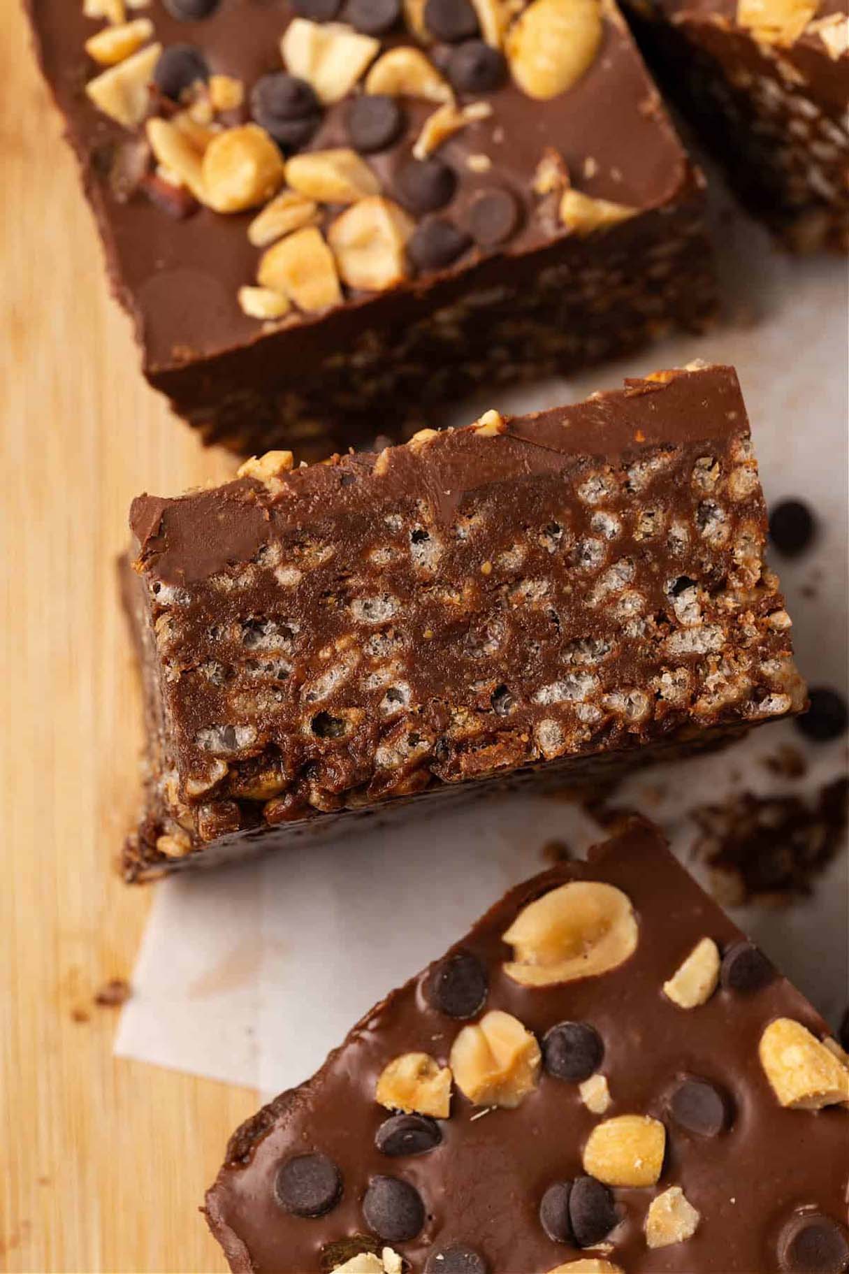 No-Bake Chocolate Peanut Butter Protein Crunch Bars