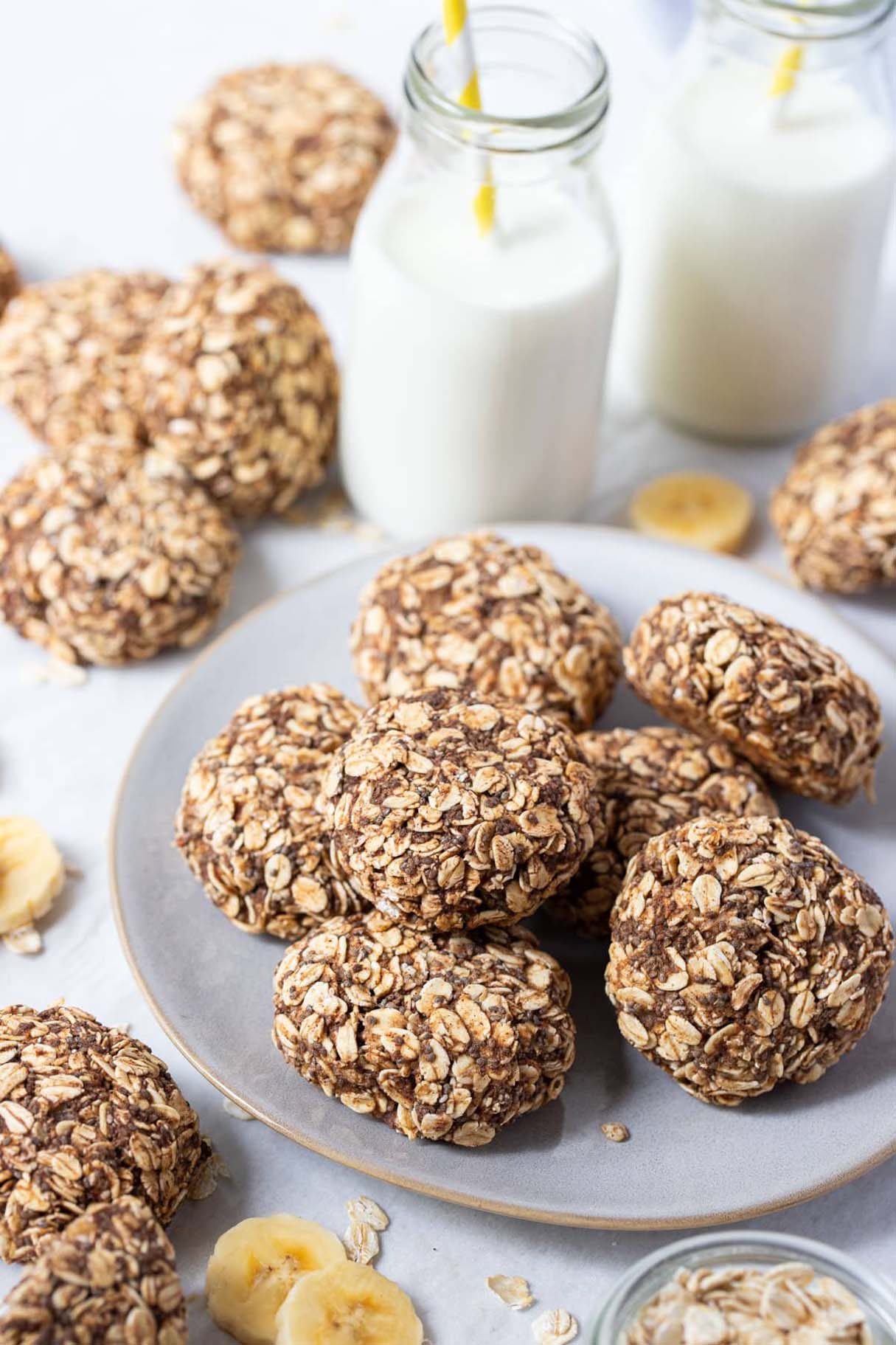 Banana and Cinnamon Vegan Oat Cookies