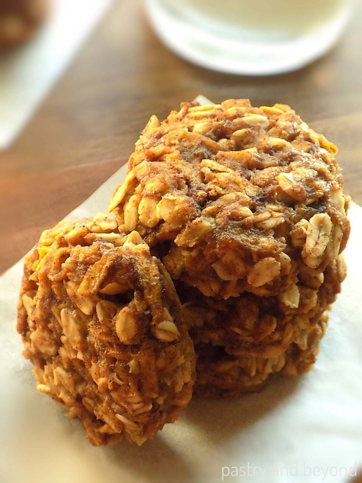 Healthy Apple Oatmeal Cookies