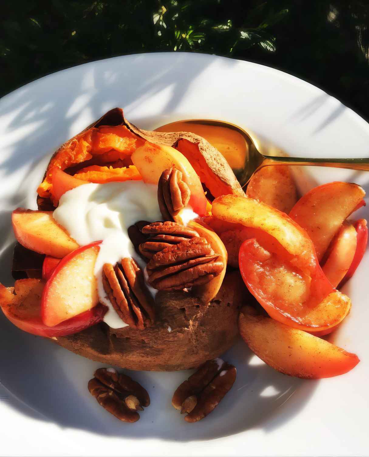 Baked Sweet Potato With Cinnamon Apples