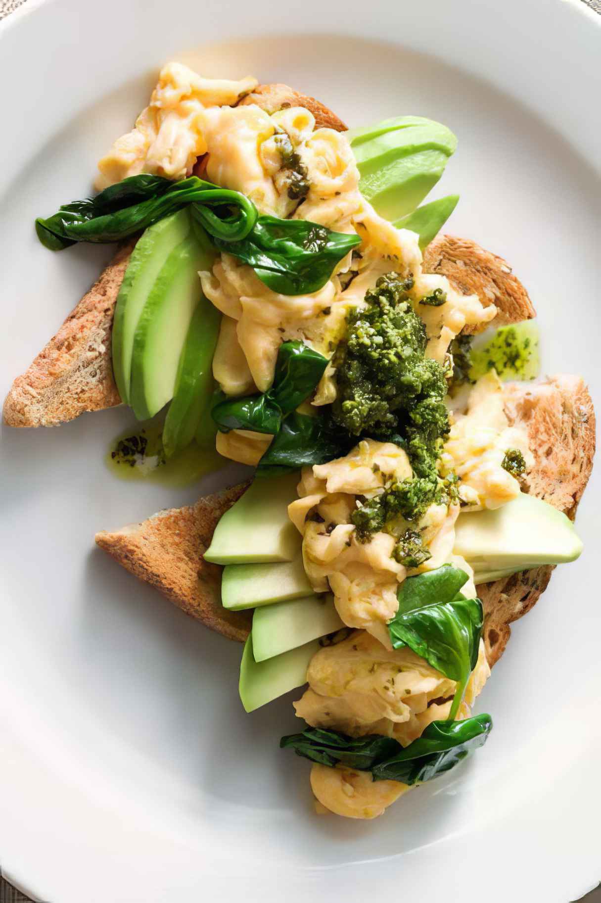 Pesto Scrambled Eggs with Spinach & Avocado for Healthy Breakfast