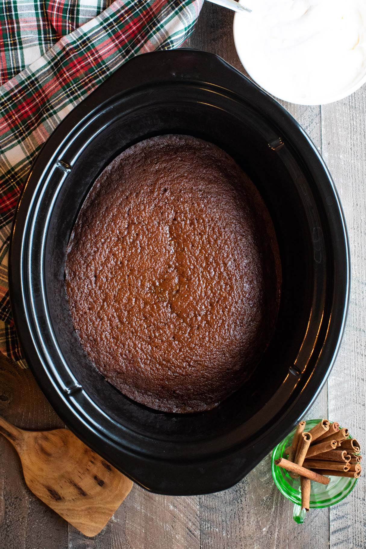 Slow Cooker Gingerbread Cake