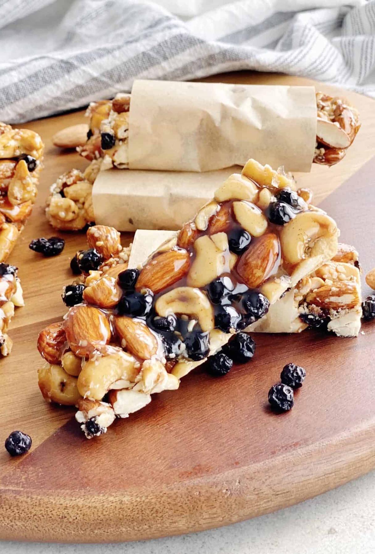 Homemade Chewy Fruit & Nut Bars With Blueberries (KIND Bars Copycat)