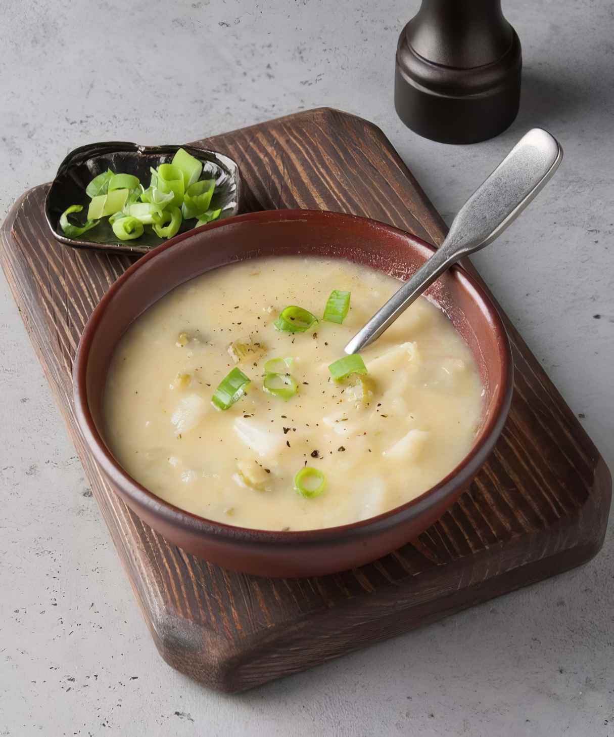 Vegan Potato Leek Soup uses Starchy Potatoes