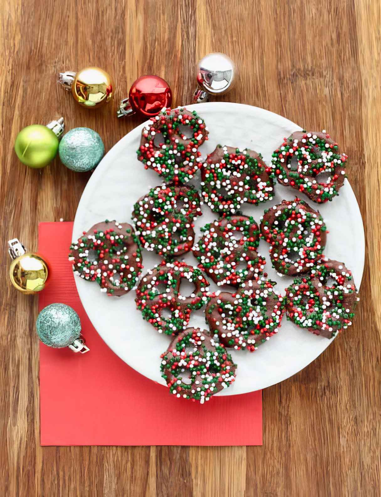 Chocolate-covered Pretzels - Savory Holiday Muffin