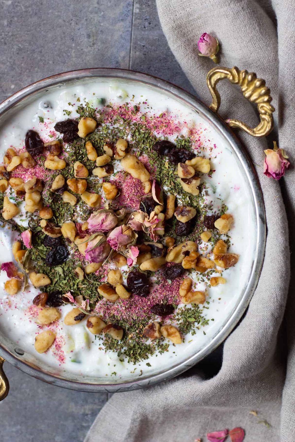 Mast o Khiar (Persian Yogurt Cucumber Dip)