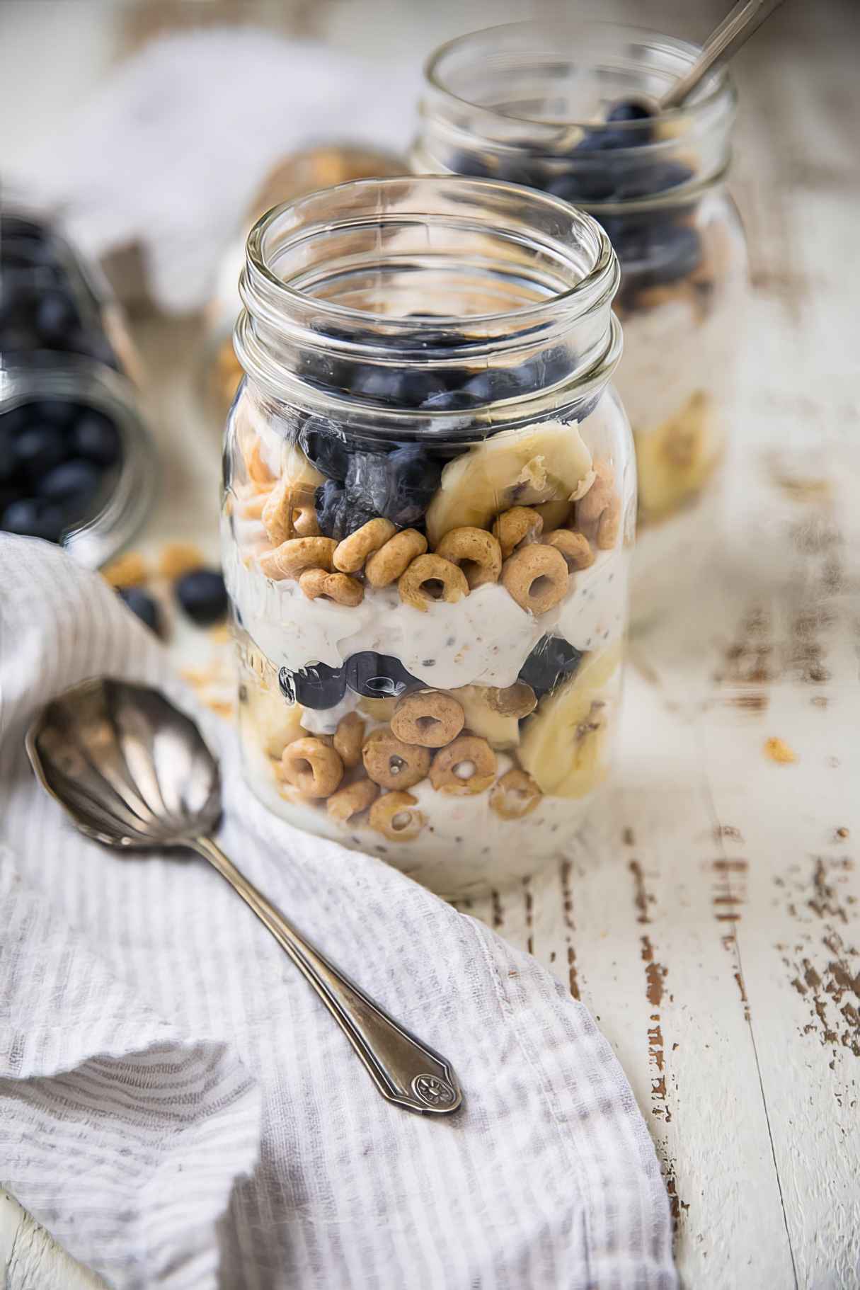 Make-Ahead Blueberry Banana Breakfast Parfaits