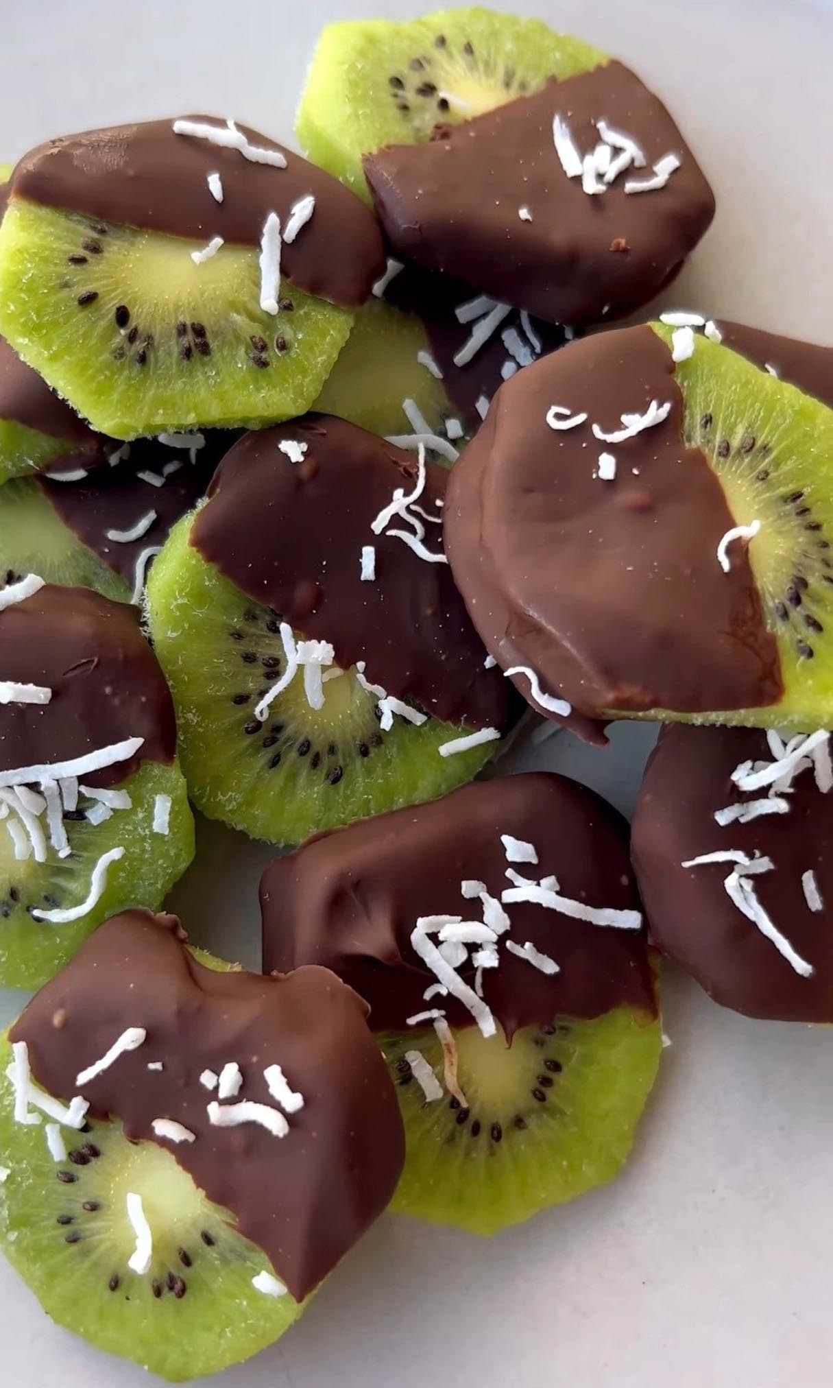 Chocolate-Dipped Kiwi Slices