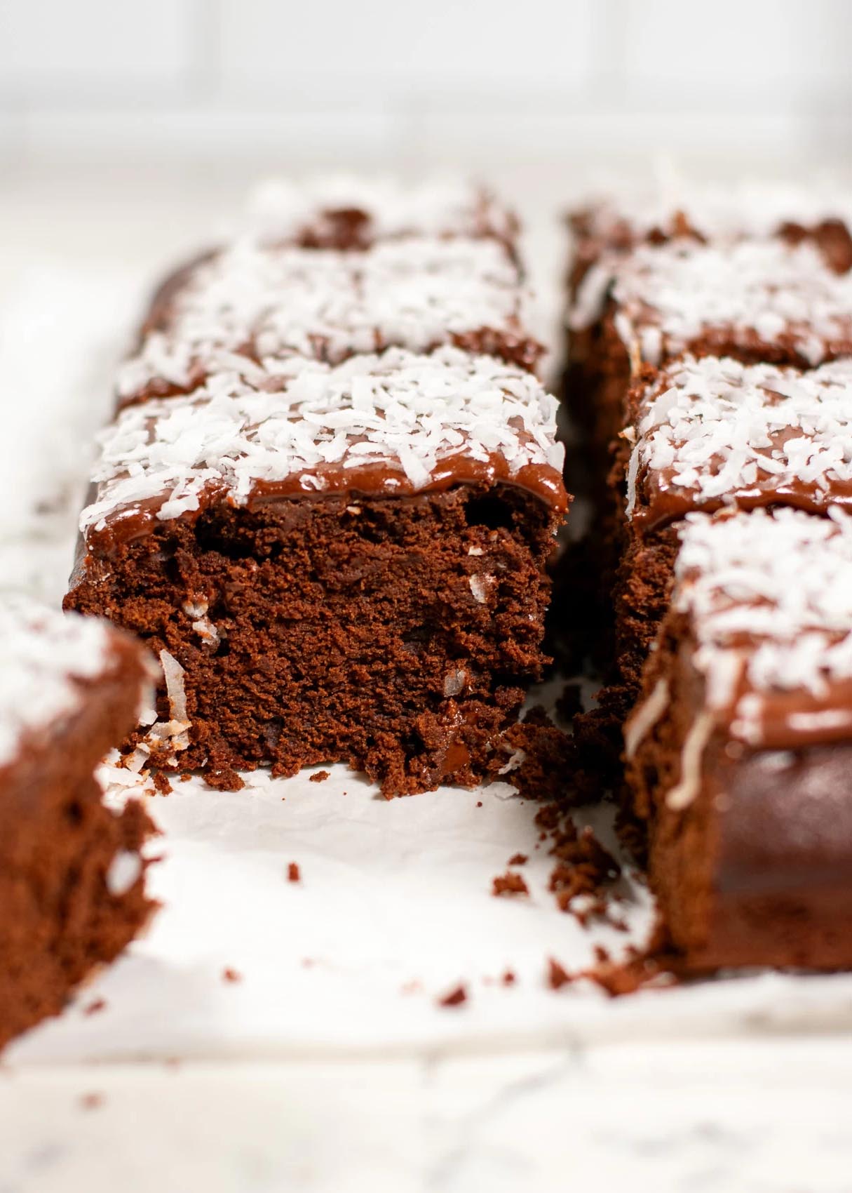 Kärleksmums - Classic Swedish Chocolate Coconut Cake