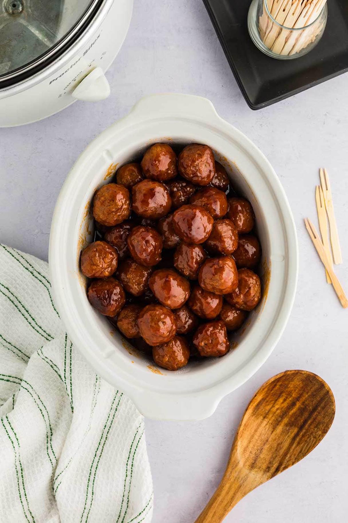 Slow Cooker Grape Jelly Meatballs