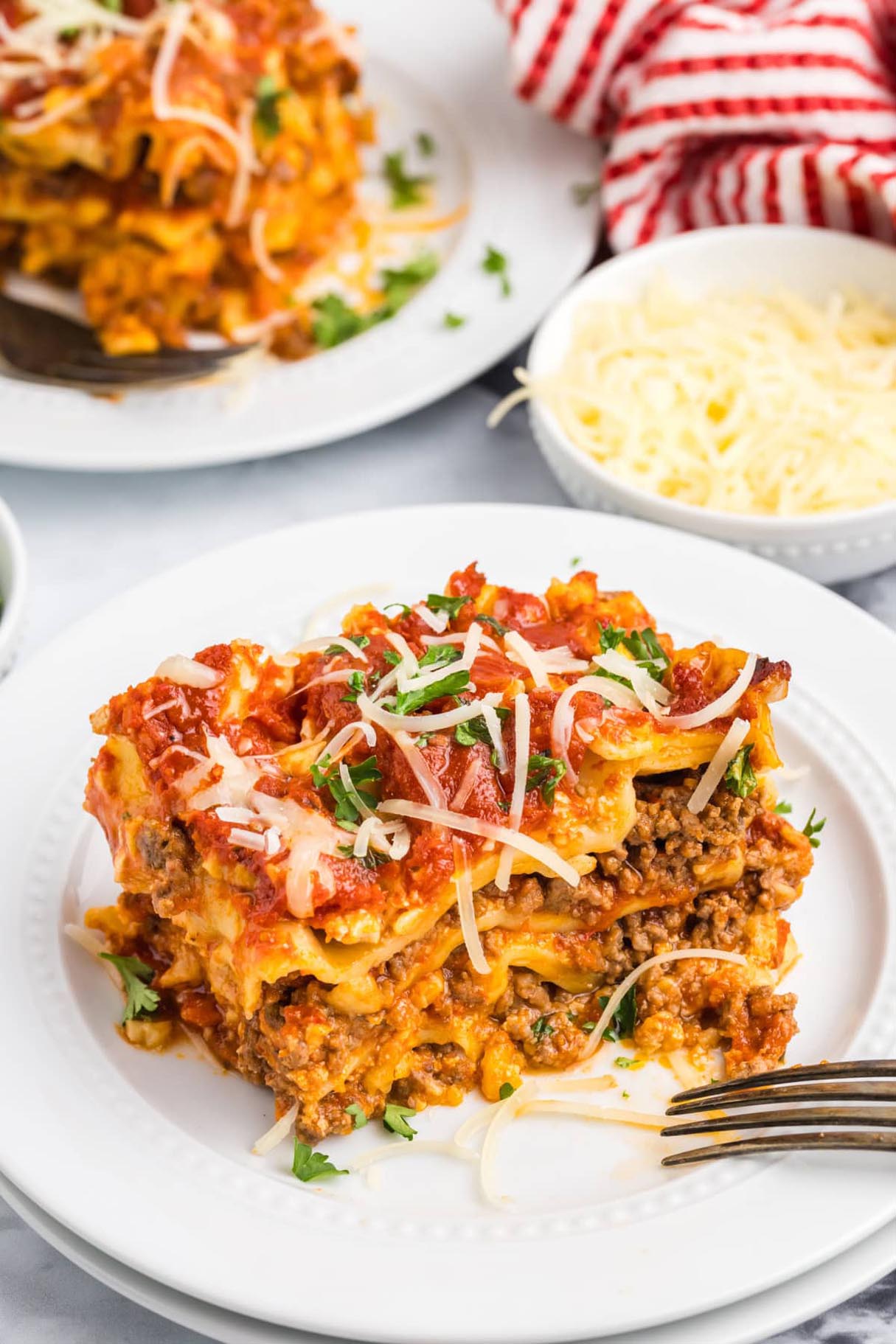 Easy&nbsp;Weight Watchers Slow Cooker Lasagna Recipe (10 WW points)