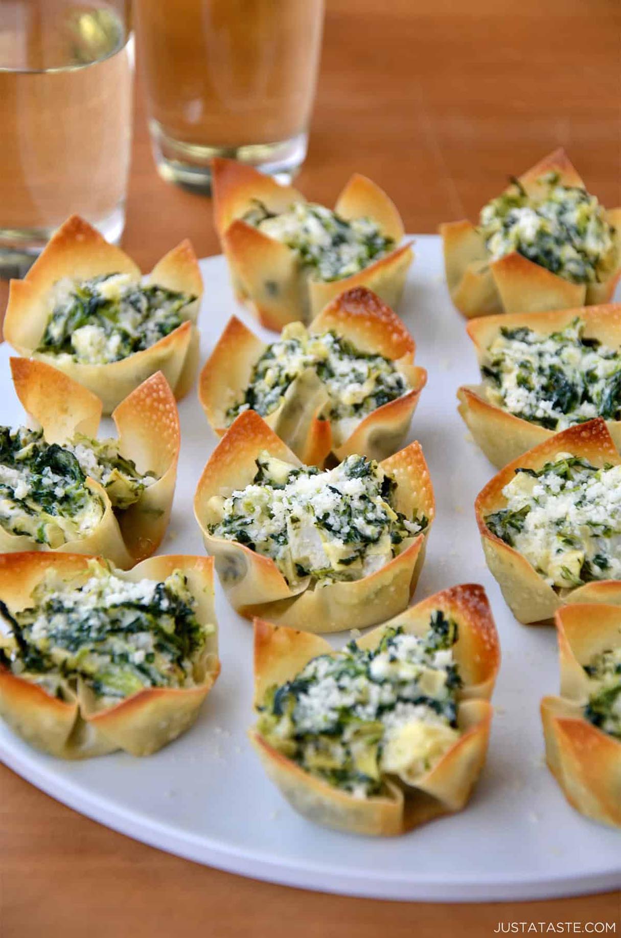 Spinach, & Artichoke Cheesy Dip Wonton Cups with Garlic and Mayo