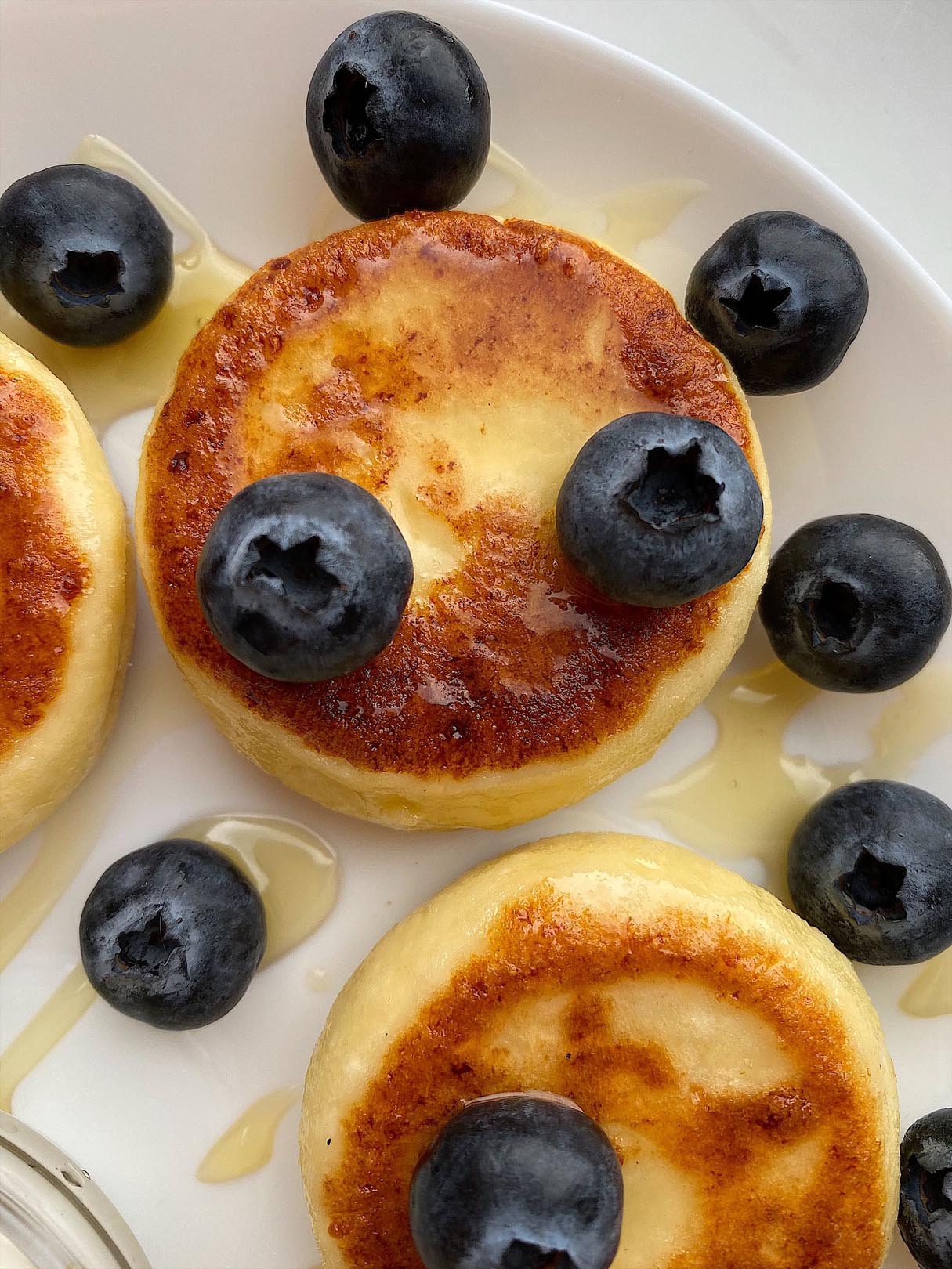 Syrniki – Russian Cheese Pancakes Popular Recipe